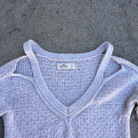 Hollister Cold Shoulder V-Neck Knit Sweater Beige Flared Sleeve Size Small - Picture 4 of 9